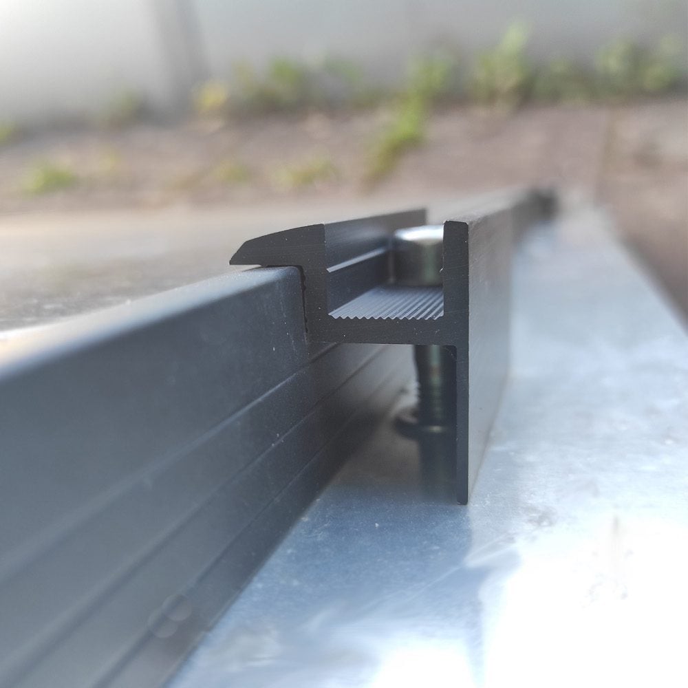 Produktbild FlatFlex Endklemme montiert